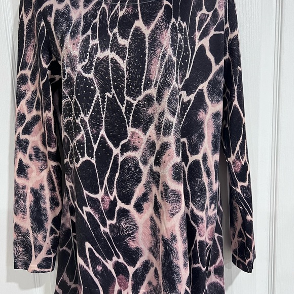 Animal print round neck long sleeve top (s) - Picture 2 of 5
